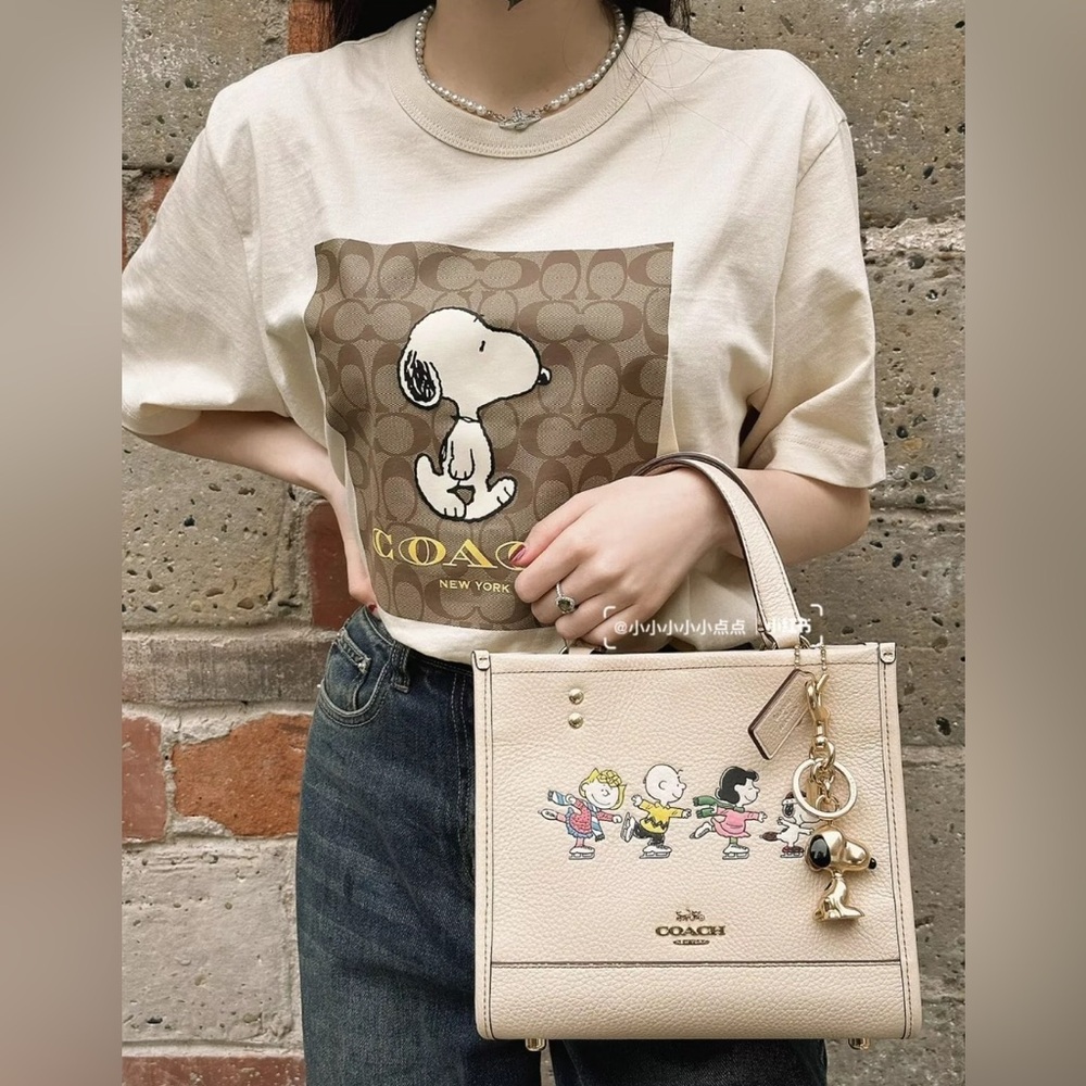 COACH Men's Women’s Unisex  Cream/Yellow Snoopy  T-shirt  COTTON - Picture 4 of 5